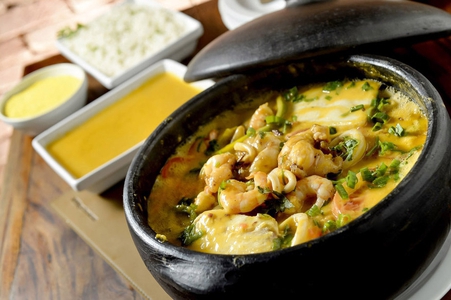 Moqueca Frutos do Mar (peixe, lagosta, camarões, lula, polvo e mexilhões)